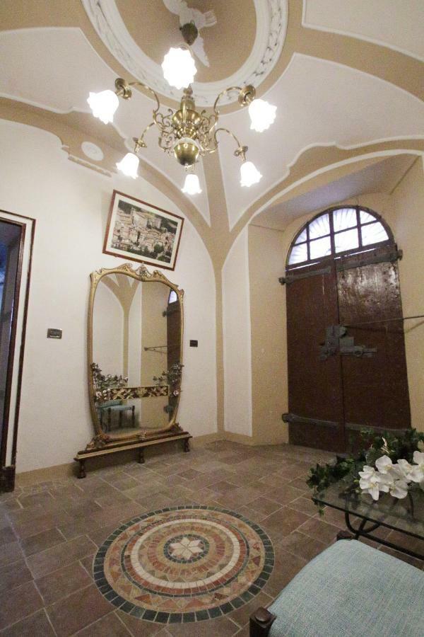 科斯蒂廖莱达斯蒂La Rocca Di Efisio公寓式酒店 外观 照片